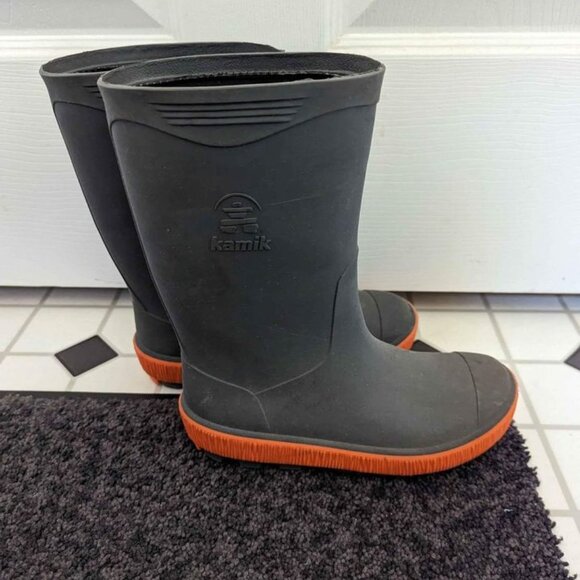 Kids Kamik rain boots size 3 - Picture 1 of 2
